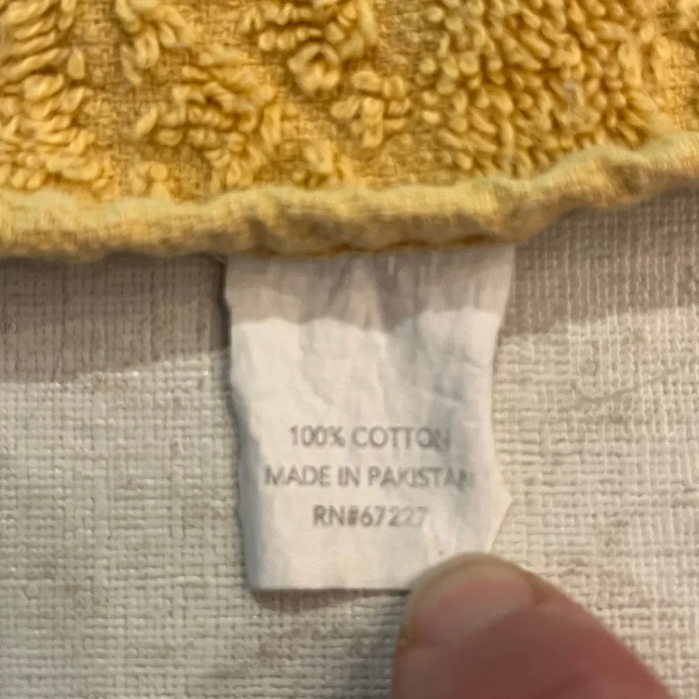 Vintage style textured golden yellow wash cloth towel. GUC! Super retro!